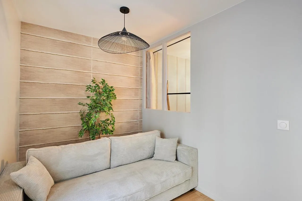 Apartment Centrer Of Paris By Studio Prestige