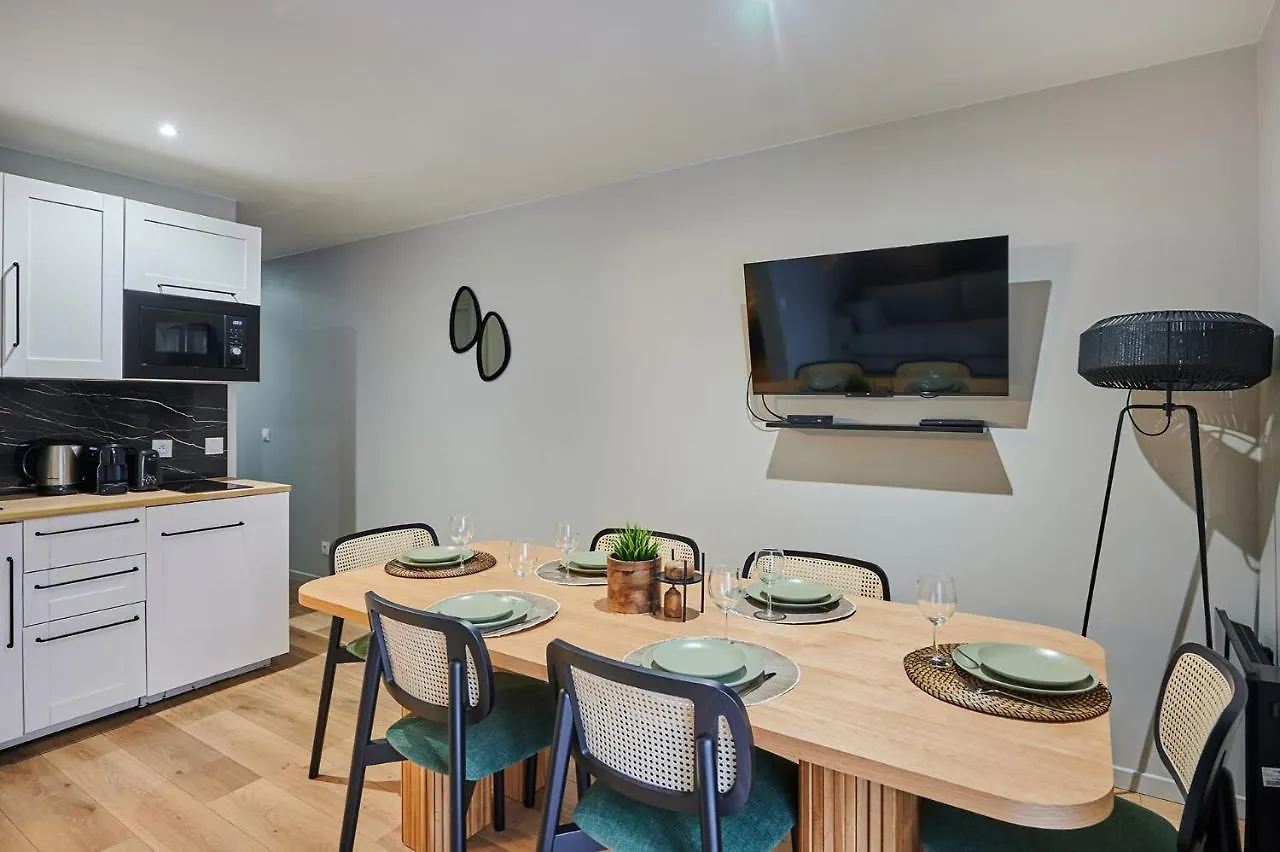 Apartment Centrer Of Paris By Studio Prestige