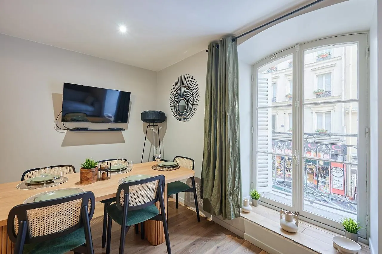 Apartment Centrer Of Paris By Studio Prestige
