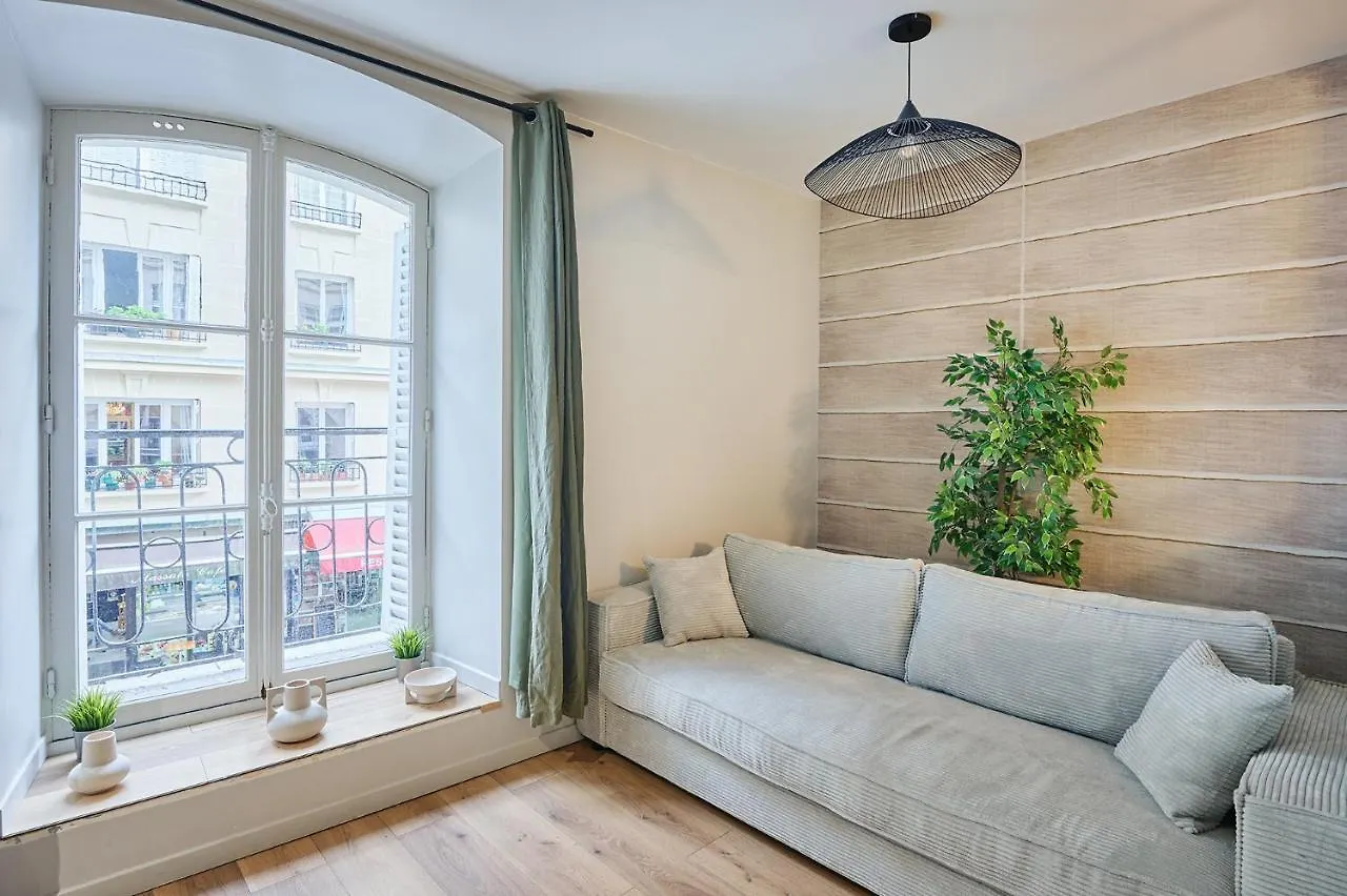 Apartment Centrer Of Paris By Studio Prestige