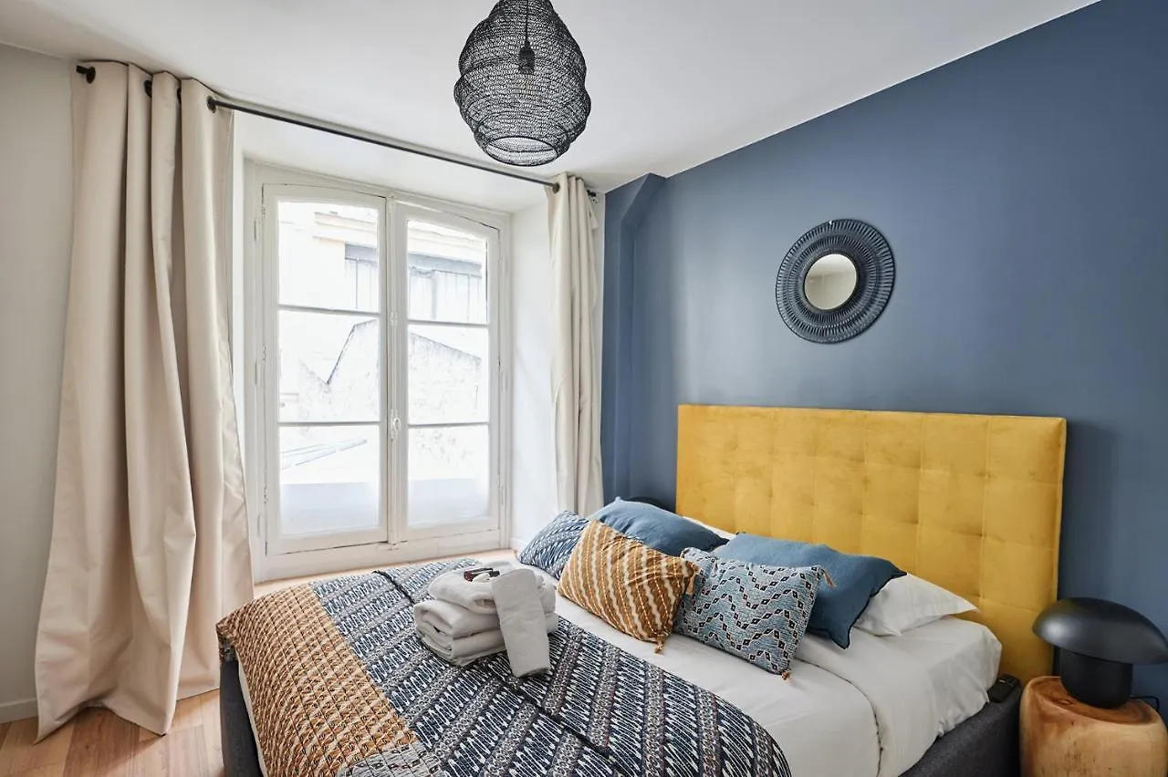 Apartment Centrer Of Paris By Studio Prestige